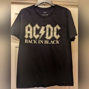 AC/DC Back in Black unisex T-shirt Size Large. Color - Black